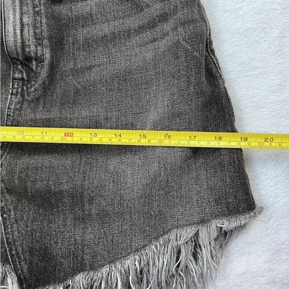 Free People We The Free Bailey Denim Mini Skirt Size 28 Gray Raw Frayed Hem Boho - Picture 10 of 11